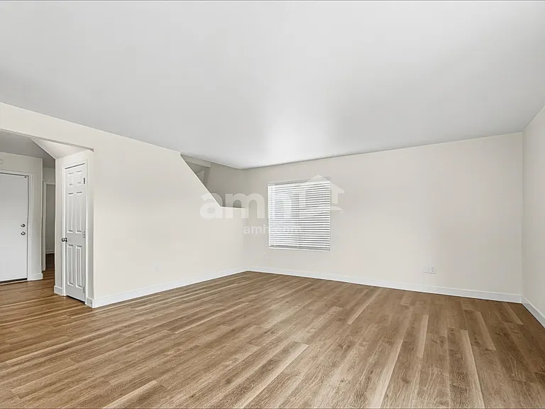 4071 E Abraham Ln — Photo 7