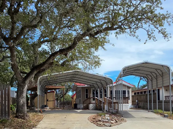 5 Saint Charles Bay Dr, Rockport, TX 78382