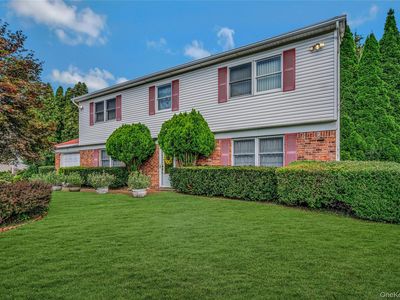 18 Long Meadow Place, South Setauket, NY, 11720