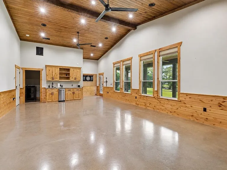 517 Pine Island Cir — Photo 7