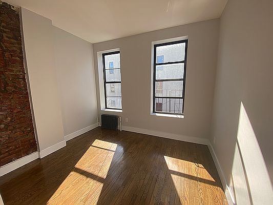 3rd image of 568 Evergreen Ave #3B