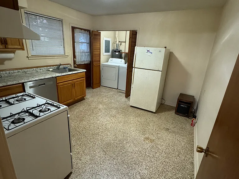 5353 Annunciation St #B — Photo 5