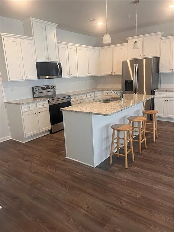 3 bed, 2.5 bath, 1946 sqft, $2,275 — Photo 4