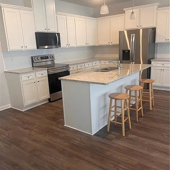 398 Lanier Cir — Photo 3