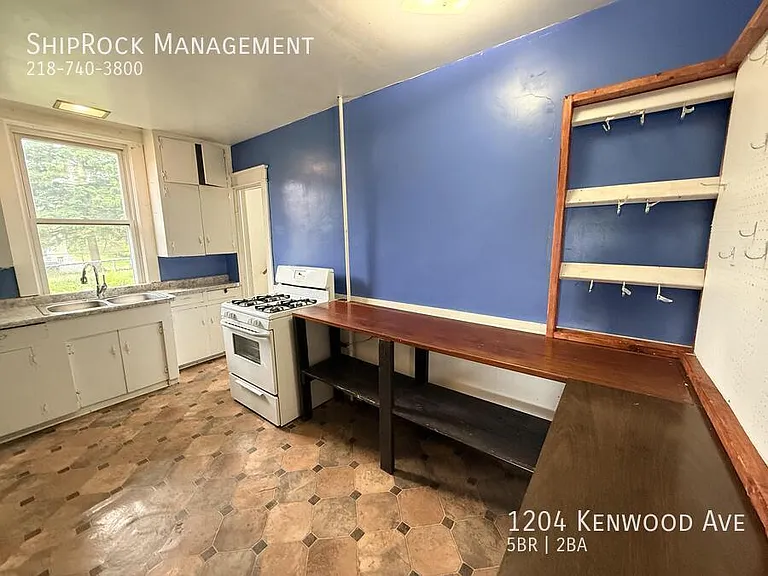1204 Kenwood Ave — Photo 9