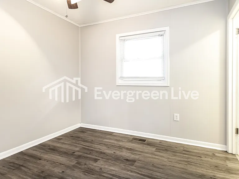 106 Thrift Dr — Photo 11
