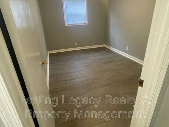 5th image of 1134 Conley St #D