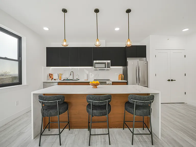4614 Kennedy Blvd #203 — Photo 1