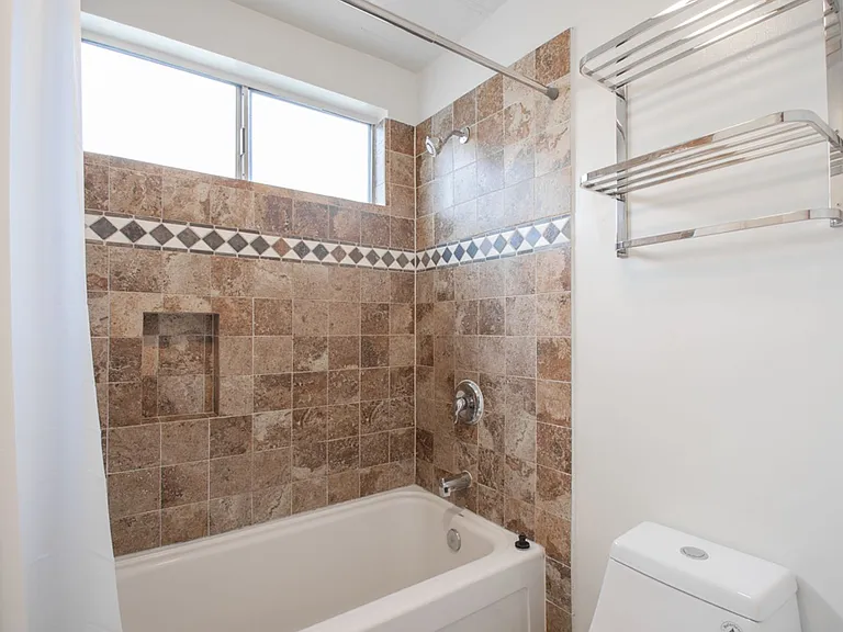 12939 Bonaparte Ave — Photo 7