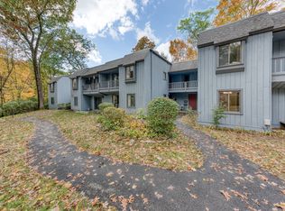 10 Deepwood Dr #10, Southington, CT 06489