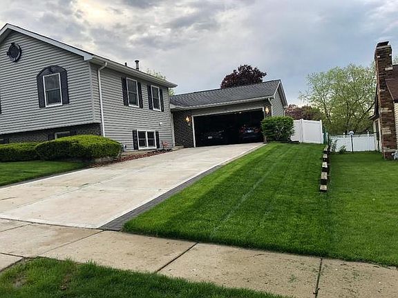 2nd image of 6 Harvest Dr