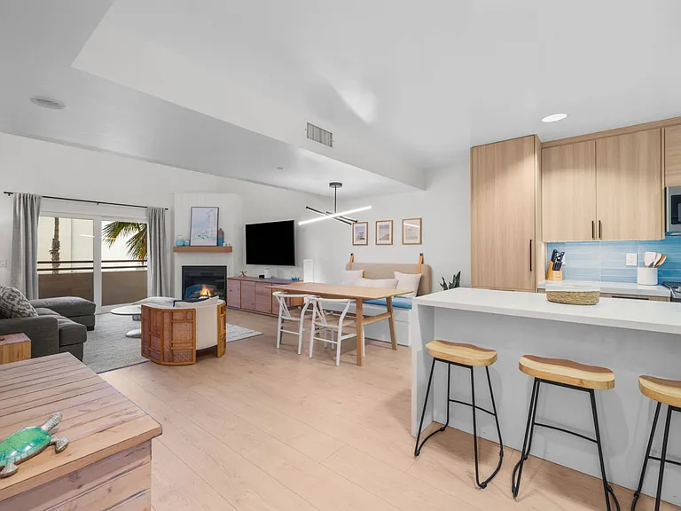 401 N Coast Hwy N #305 — Photo 12