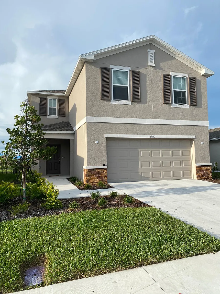 Photo 1 of 10 - 5916 Laurelcrest Gln - Palmetto, FL Primary Photo - 5916 Laurelcrest Gln