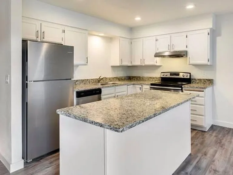 Photo similar to listing