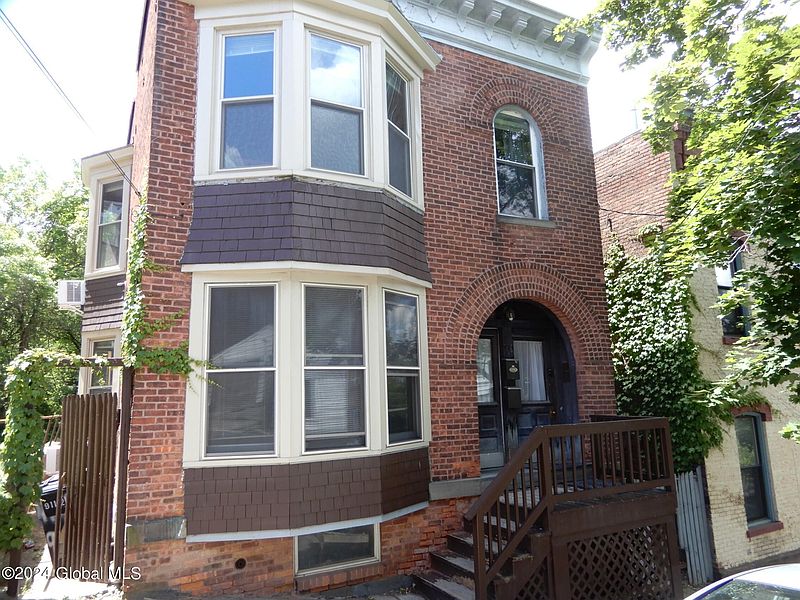 4th image of 911 Jacob Street
