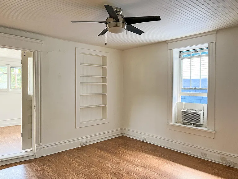 1605 W Resseguie St #2 — Photo 5