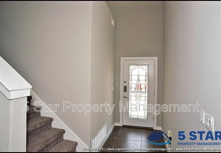 945 Penrith St — Photo 5