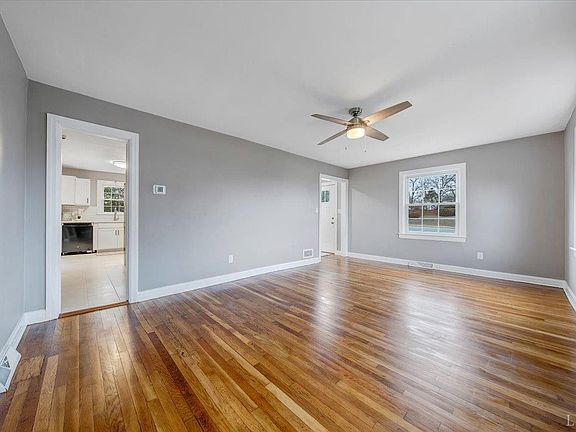 4th image of 1002 Bedford Ave
