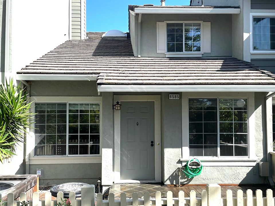 1st image of 6585 Oxford Pl