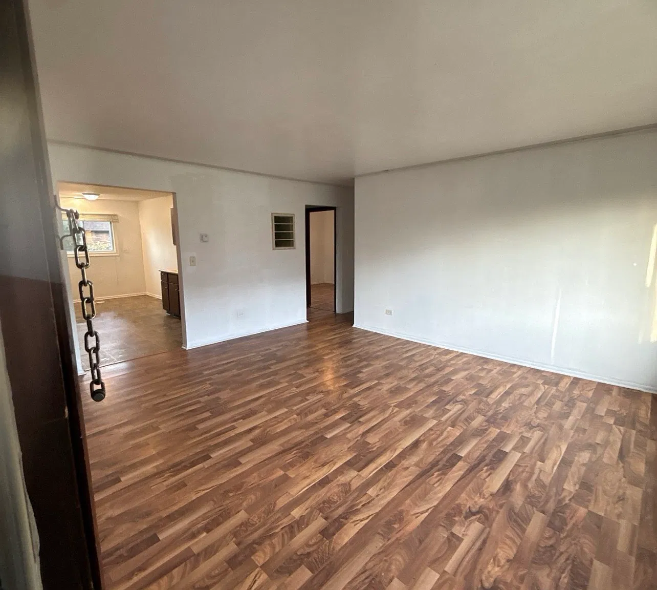 2 bed, 825 sqft, $1,400 — Photo 3