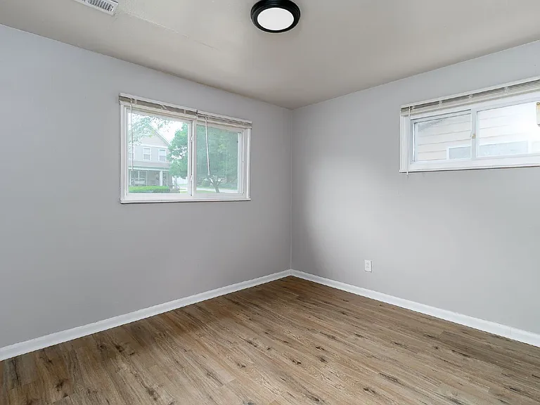10348 Earl Dr — Photo 14