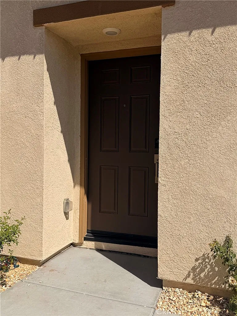 4 bed, 3.5 bath, 2617 sqft, $4,100 — Photo 4