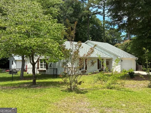 1124 Granite Ln, Loganville, GA 30052