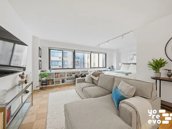16 W 16th St APT 11NS, New York, NY 10011