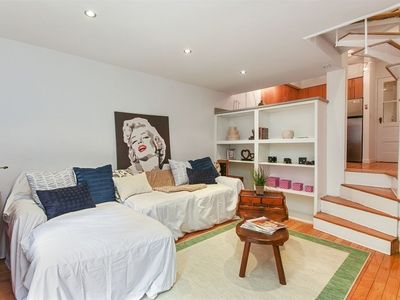 211 Thompson St, New York, NY, 10012