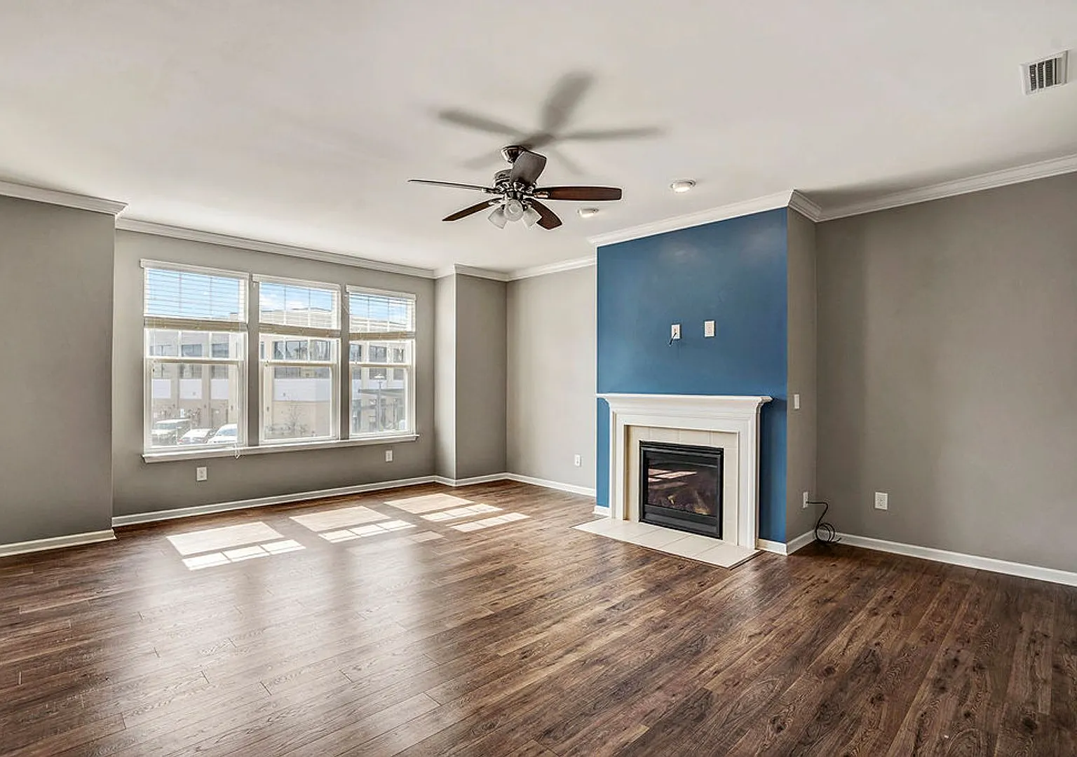 Available Now! Great Incentive Offered- $500 Off First Month's Rent — Photo 4