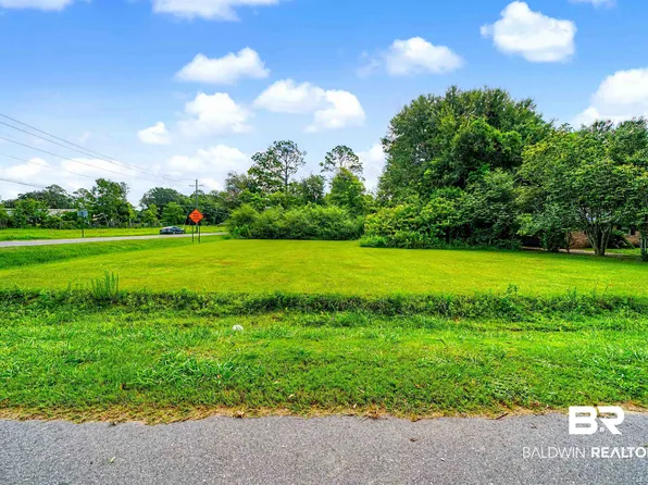 1 Olive St, Elberta, AL 36530