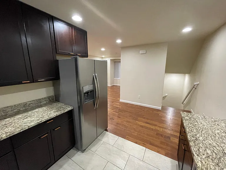 5790 Roosevelt Way NE — Photo 5