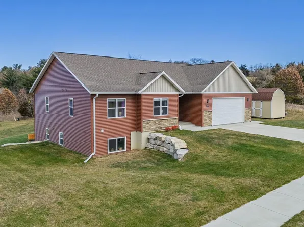 2131 Woodland Trail, Reedsburg, WI 53959