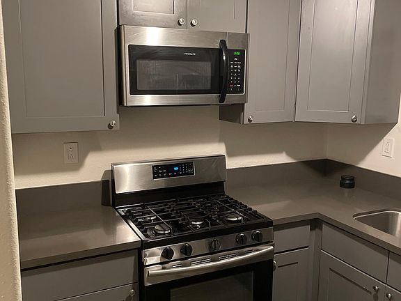 3rd image of 4616 Fern Pl #2