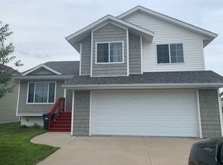 1582 Vesti Ln, Iowa City, IA 52240