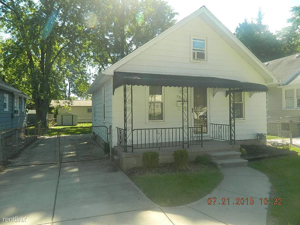 2824 Ardmore Ave photo 1