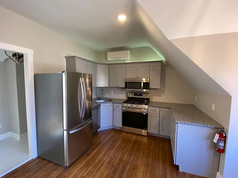 566 W Montgomery Ave #5 — Photo 9