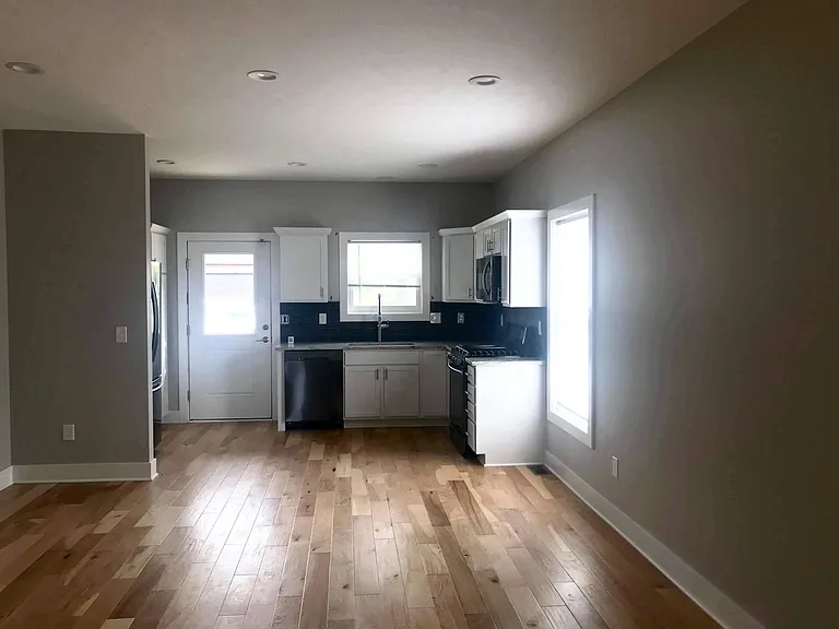 147 W 2nd Ave #147 — Photo 8