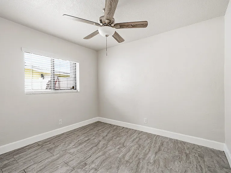 1320 SW 34th Ave #1 — Photo 11