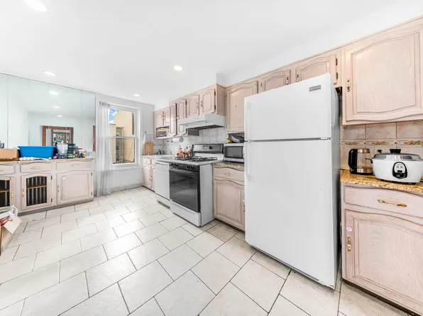 20-23 41st Street image 13 of 26