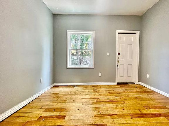 4th image of 28 Seidler St APT 2