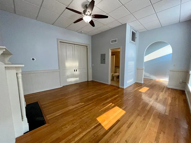 423 S Main St #F — Photo 1