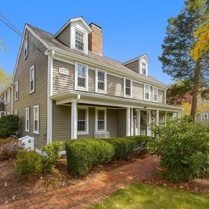 435 Main St APT B, Medfield, MA, 02052