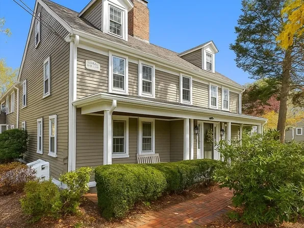 435 Main St APT B, Medfield, MA 02052
