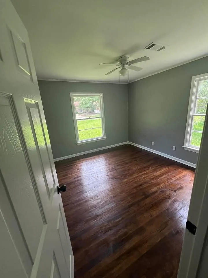 3 bed, $1,500 — Photo 3