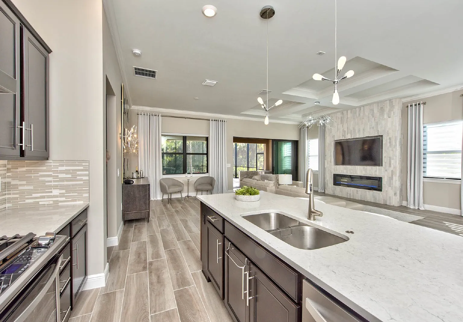 3 bed, 3.0 bath, 2200 sqft, $12,000 — Photo 3
