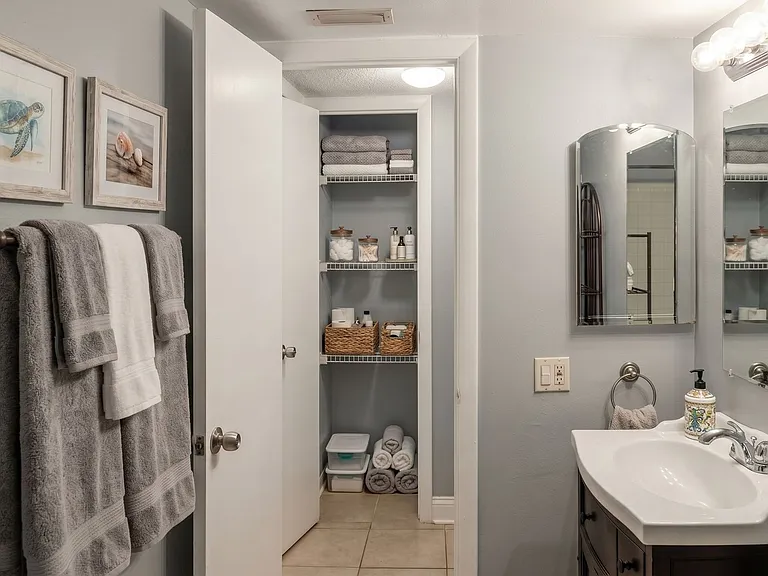 120 S Church Ave #201 — Photo 19