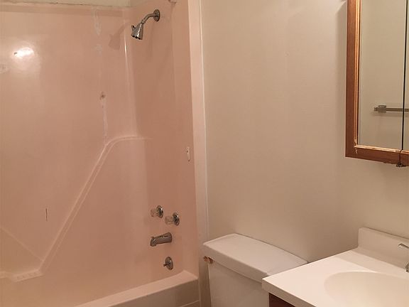 5th image of 104 N Pecan St APT 11