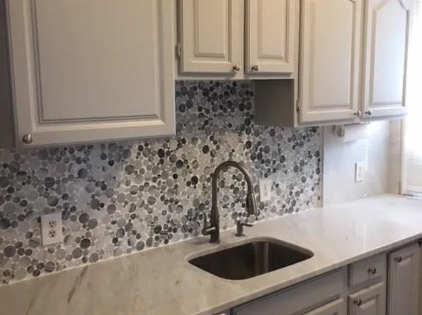 53 John St, Newport, RI 02840