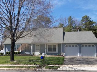 3 Deck Ct, Howell, NJ 07731